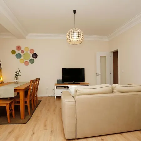 Apartment Like A Local @ Cozy