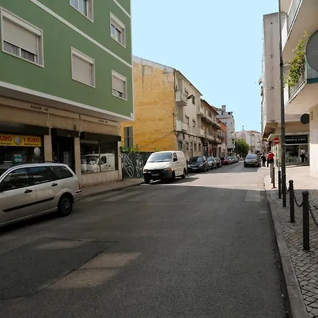 Like A Local @ Cozy * Almada